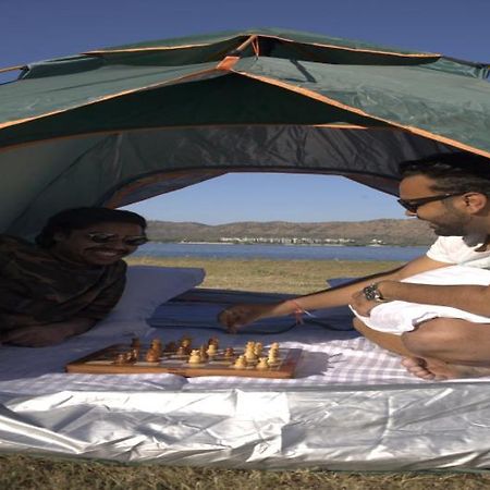 The Udaisarovar - Lakeside Paradise Udaipur Exteriör bild